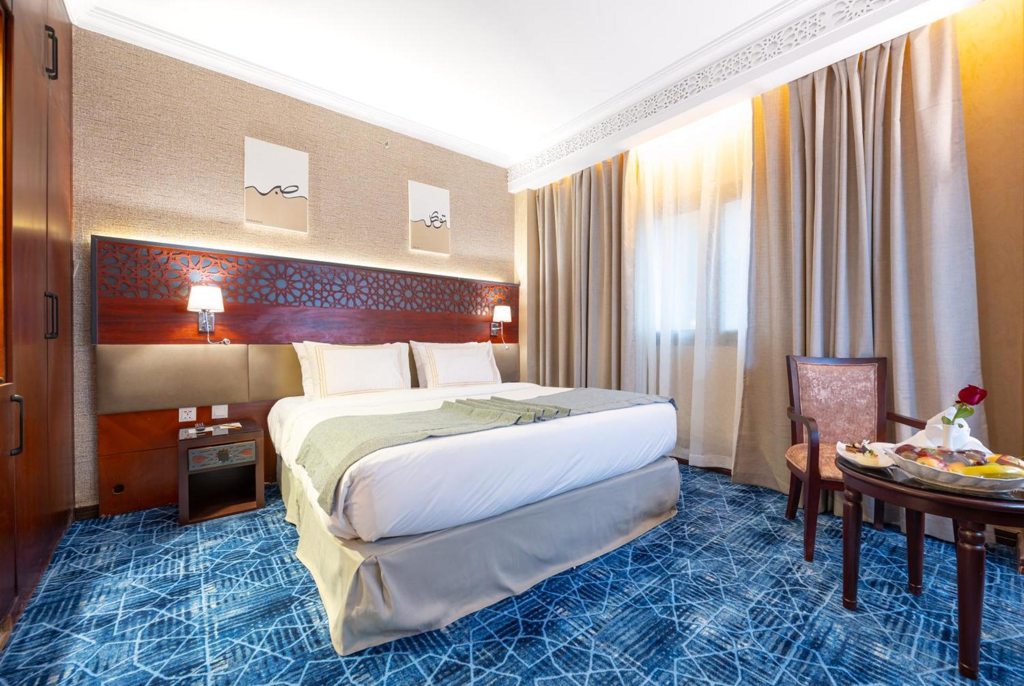 Hotel Shaza Regency Plaza Al Madinah Medina Exterior foto A room at the hotel